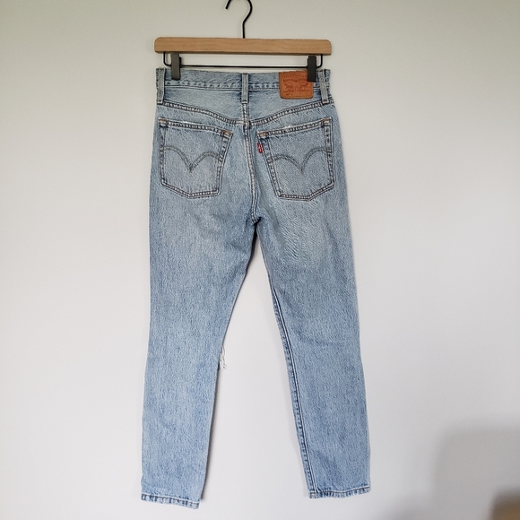 Levis 501 Skinny Jeans in Can't Touch This Distressed Sz 25 - Picture 3 of 7